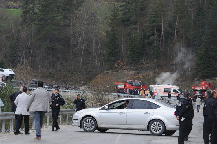<a><img class="size-medium wp-image-1804474" title="Turkish police inspect the site of a grenade and gunfire attack that killed a colleague who was escorting ruling party officials from a rally in Kastamonu on May 4. (-/AFP/Getty Images)" src="https://www.theepochtimes.com/assets/uploads/2015/09/113635789.jpg" alt="Turkish police inspect the site of a grenade and gunfire attack that killed a colleague who was escorting ruling party officials from a rally in Kastamonu on May 4. (-/AFP/Getty Images)" width="320"/></a>