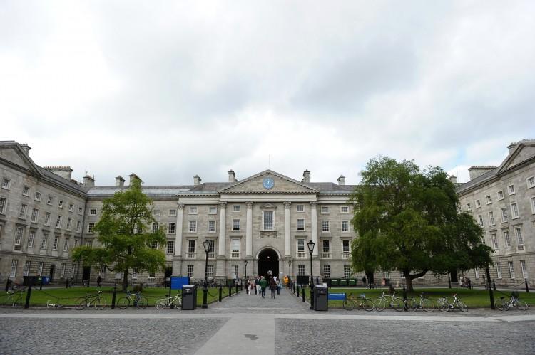 <a><img class=" wp-image-1786987 " title="Front Square of Trinity College, where the Dubline route will start." src="https://www.theepochtimes.com/assets/uploads/2015/09/114461701.jpeg" alt="Front Square of Trinity College, where the Dubline route will start." width="590" height="391"/></a>