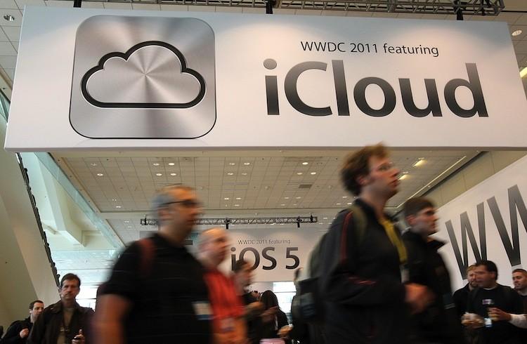 <a><img src="https://www.theepochtimes.com/assets/uploads/2015/09/115287923.jpg" alt="Attendees walk by a sign for the new iCloud during the 2011 Apple World Wide Developers Conference at the Moscone Center on June 6, in San Francisco, California. (Justin Sullivan/Getty Images)" title="Attendees walk by a sign for the new iCloud during the 2011 Apple World Wide Developers Conference at the Moscone Center on June 6, in San Francisco, California. (Justin Sullivan/Getty Images)" width="320" class="size-medium wp-image-1799993"/></a>