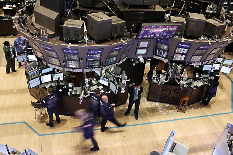 <a><img src="https://www.theepochtimes.com/assets/uploads/2015/09/117153698_NYSE.jpg" alt="MARKETS SOARING: Traders work on the floor of the New York Stock Exchange on June 23 in this file photo. (Spencer Platt/Getty Images)" title="MARKETS SOARING: Traders work on the floor of the New York Stock Exchange on June 23 in this file photo. (Spencer Platt/Getty Images)" width="320" class="size-medium wp-image-1801197"/></a>