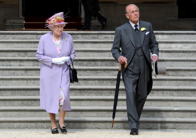 <a><img src="https://www.theepochtimes.com/assets/uploads/2015/09/117691168(1).jpg" alt="Queen Elizabeth II and the Duke of Edinburgh arrive at the first of this year's royal garden parties held in the grounds of Buckingham Palace, London on June 29, 2011. (Stephan Rousseau/AFP/Getty Images)" title="Queen Elizabeth II and the Duke of Edinburgh arrive at the first of this year's royal garden parties held in the grounds of Buckingham Palace, London on June 29, 2011. (Stephan Rousseau/AFP/Getty Images)" width="320" class="size-medium wp-image-1801249"/></a>