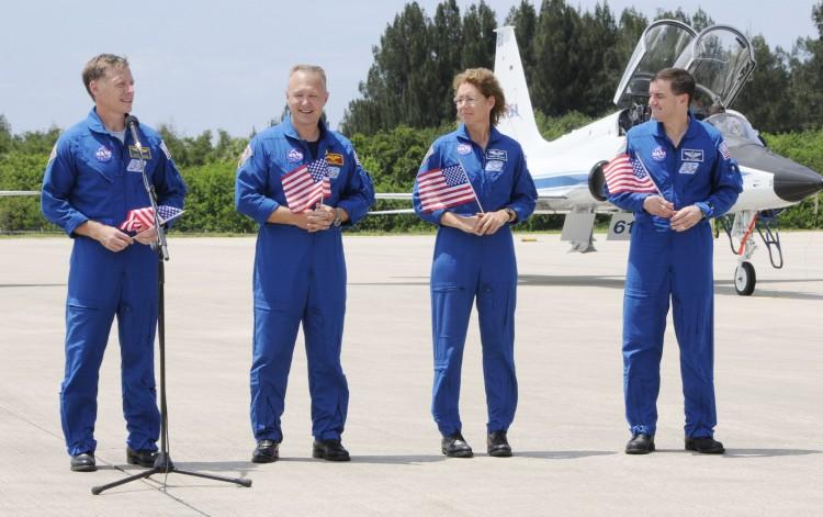 <a><img src="https://www.theepochtimes.com/assets/uploads/2015/09/118174968_AtlantisCrew.jpg" alt="SHUTTLE CREW : Space shuttle Atlantis's crew (L-R) Cmdr. Chris Ferguson, pilot Doug Hurley, Sandy Magnus and Rex Walheim on July 4 arrive at Kennedy Space Center, Florida to begin the countdown for the final shuttle mission. (Bruce Weaver/Getty Images)" title="SHUTTLE CREW : Space shuttle Atlantis's crew (L-R) Cmdr. Chris Ferguson, pilot Doug Hurley, Sandy Magnus and Rex Walheim on July 4 arrive at Kennedy Space Center, Florida to begin the countdown for the final shuttle mission. (Bruce Weaver/Getty Images)" width="320" class="size-medium wp-image-1801432"/></a>