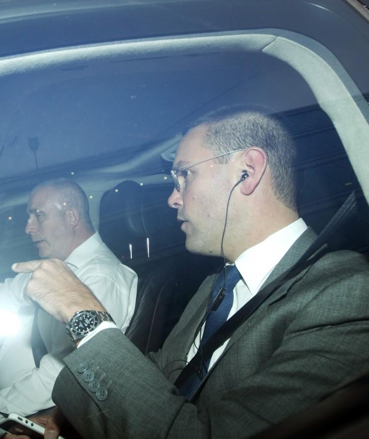 <a><img src="https://www.theepochtimes.com/assets/uploads/2015/09/118436850.jpg" alt="News International chairman James Murdoch (R) leaving his office in London on July 7, 2011, after the decision to close News of the World as became engulfed in the phone hacking scandal. (Max Nash/AFP/Getty Images)" title="News International chairman James Murdoch (R) leaving his office in London on July 7, 2011, after the decision to close News of the World as became engulfed in the phone hacking scandal. (Max Nash/AFP/Getty Images)" width="320" class="size-medium wp-image-1800848"/></a>