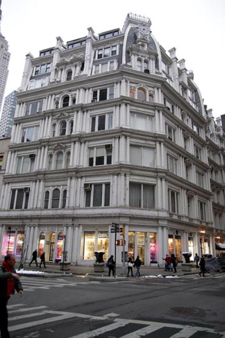 <a><img src="https://www.theepochtimes.com/assets/uploads/2015/09/1200Broadway.jpg" alt="SECOND EMPIRE BAROQUE: Built as the Gilsey House Hotel in 1871, 1200 Broadway is now coop apartments and retail stores.  (Tim McDevitt/The Epoch Times)" title="SECOND EMPIRE BAROQUE: Built as the Gilsey House Hotel in 1871, 1200 Broadway is now coop apartments and retail stores.  (Tim McDevitt/The Epoch Times)" width="320" class="size-medium wp-image-1807858"/></a>