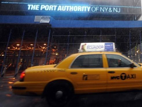 <a><img class="wp-image-1785192" title="A taxi passes by the Port Authority in New York City. (TIMOTHY A. CLARY/AFP/Getty Images)" src="https://www.theepochtimes.com/assets/uploads/2015/09/122379892.jpg" alt="A taxi passes by the Port Authority in New York City. (TIMOTHY A. CLARY/AFP/Getty Images)" width="579" height="433"/></a>