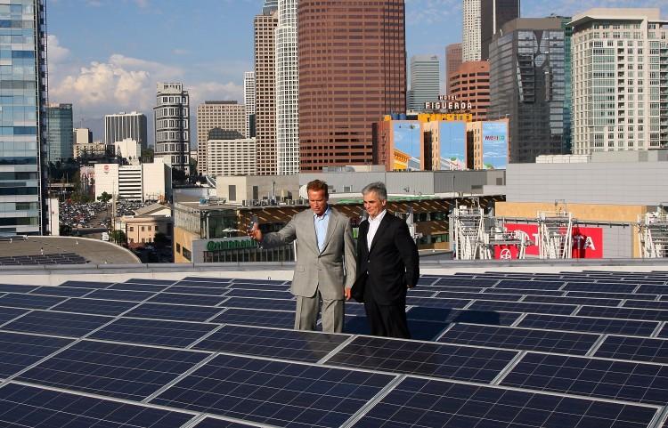 <a><img class="size-large wp-image-1789966" title="Austrian Chancellor Werner Faymann And Former governor Arnold Schwarzenegger Tour Solar Energy Research Labs" src="https://www.theepochtimes.com/assets/uploads/2015/09/126259542.jpg" alt="" width="590" height="378"/></a>
