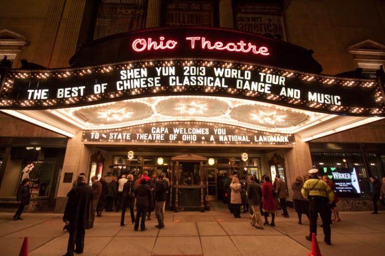 <a><img class="size-large wp-image-1770753" title="1302111617092158" src="https://www.theepochtimes.com/assets/uploads/2015/09/1302111617092158.jpg" alt="People line up outside the Ohio Theater in Columbus, Ohio to see the performance of Shen Yun Preforming Arts on Feb. 9, 2012. (The Epoch Times)" width="590" height="393"/></a>