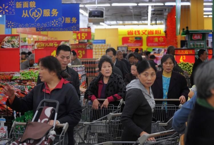 <a><img class="size-large wp-image-1791591" title="Walmart Reopens Chongqing Stores After 15-Day Suspension" src="https://www.theepochtimes.com/assets/uploads/2015/09/130294268.jpg" alt="" width="590" height="400"/></a>