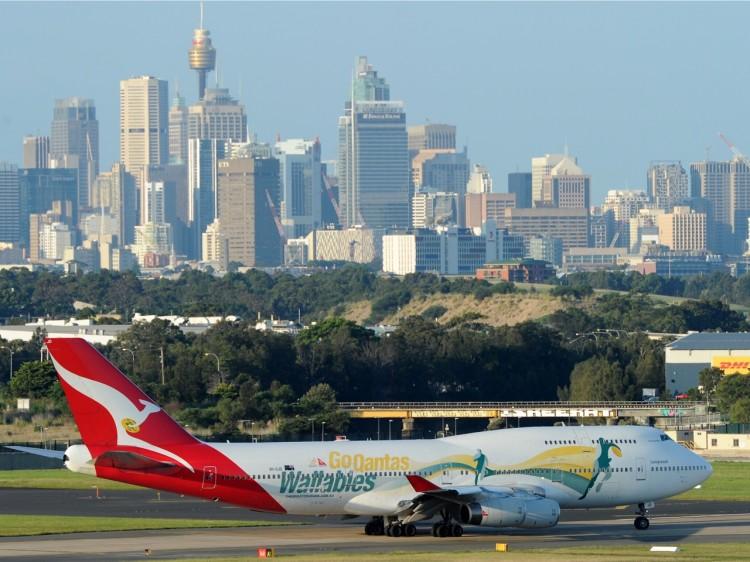 <a><img class="size-medium wp-image-1795456" title="A Qantas Boeing 747 Longreach prepares for take-off as services returned to normal after days of chaos at Sydney Airport, on Nov. 1, 2011. (Torsten  Blackwood/AFP/Getty Images)" src="https://www.theepochtimes.com/assets/uploads/2015/09/131024708.jpg" alt="A Qantas Boeing 747 Longreach prepares for take-off as services returned to normal after days of chaos at Sydney Airport, on Nov. 1, 2011. (Torsten  Blackwood/AFP/Getty Images)" width="575"/></a>