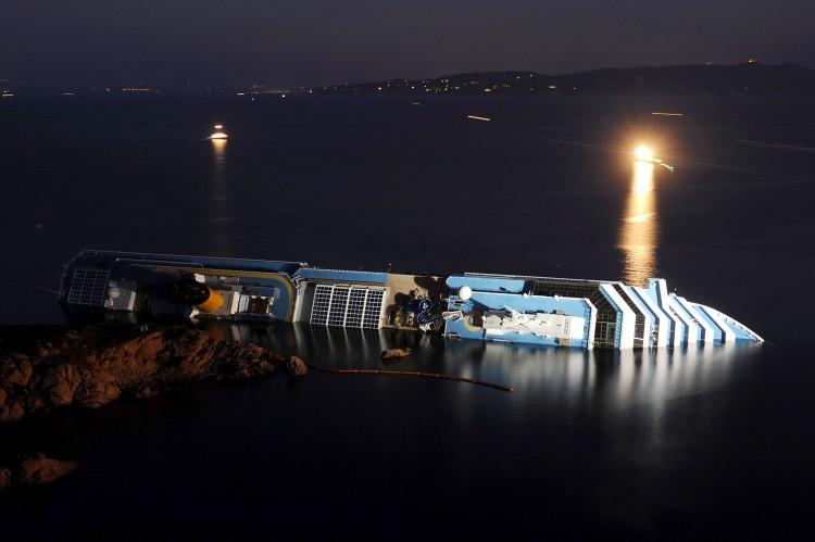 <a><img class="size-large wp-image-1793211" title="Search For Survivors Continues On Cruise Ship Costa Concordia" src="https://www.theepochtimes.com/assets/uploads/2015/09/137275074.jpg" alt="" width="590" height="392"/></a>