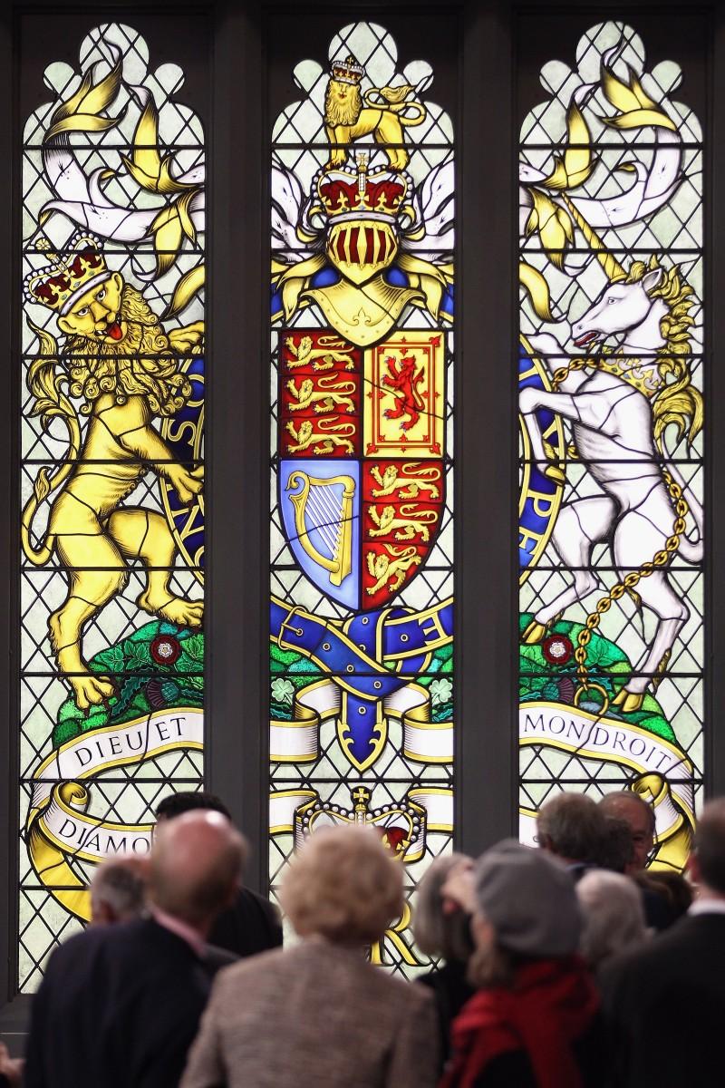 <a><img class="size-large wp-image-1790241" title="Queen Elizabeth II Receives The Addresses From Both Houses Of Parliament" src="https://www.theepochtimes.com/assets/uploads/2015/09/141616710-window1.jpg" alt=" stained glass widow" width="393" height="590"/></a>