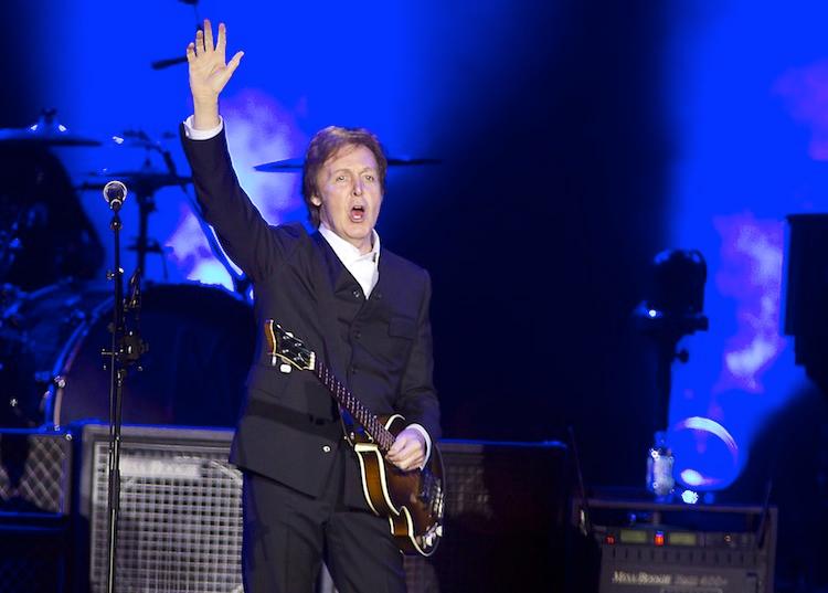 <a><img class="size-large wp-image-1786009" title="Paul McCartney performs during a concert" src="https://www.theepochtimes.com/assets/uploads/2015/09/141815901.jpg" alt="" width="590" height="422"/></a>