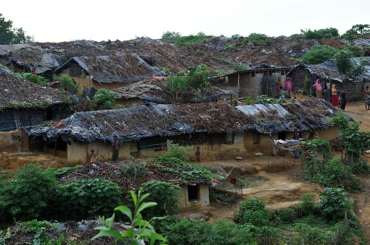 <a><img class="size-large wp-image-1782918" title="Makeshift homes of Rohingya refugees in" src="https://www.theepochtimes.com/assets/uploads/2015/09/146468573.jpg" alt="" width="590" height="391"/></a>
