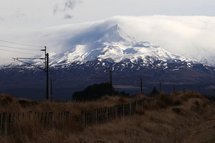 <a><img class="size-large wp-image-1783675" title="Mt Tongariro Erupts" src="https://www.theepochtimes.com/assets/uploads/2015/09/149921979.jpg" alt="" width="590" height="393"/></a>