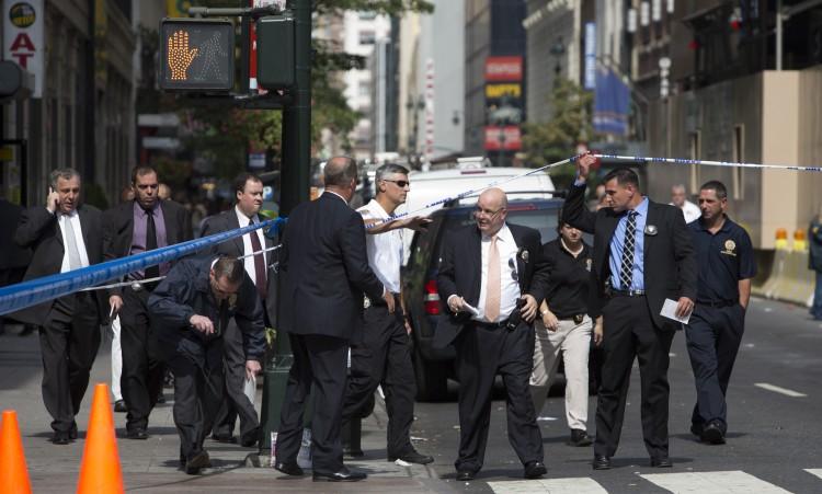 <a><img class="size-large wp-image-1782873" title="10 Shot, Two Killed In Shooting Near NYC's Empire State Building" src="https://www.theepochtimes.com/assets/uploads/2015/09/150682806.jpg" alt="" width="590" height="355"/></a>