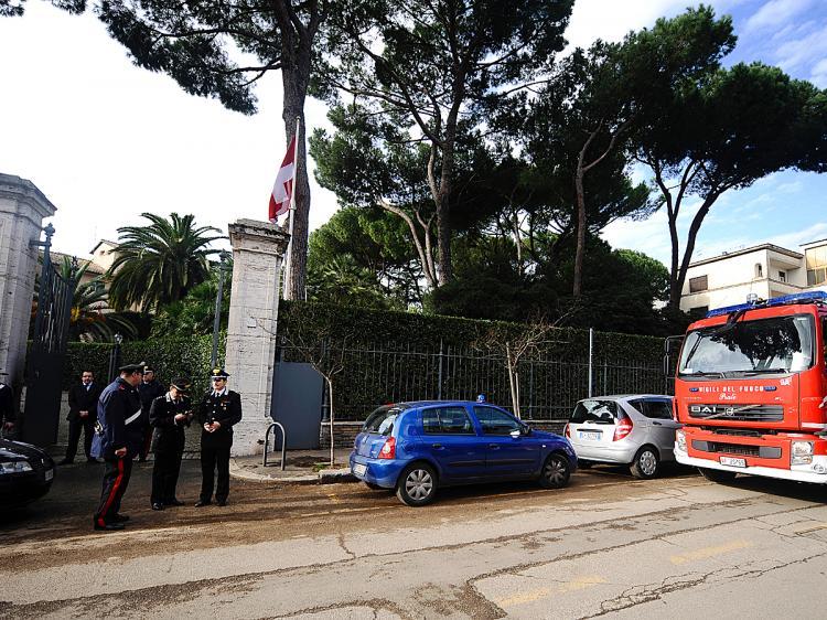 <a><img src="https://www.theepochtimes.com/assets/uploads/2015/09/1Parcel107759718.jpg" alt="Italian Carabinieri and firemen stand in front of the Swiss embassy in Rome on December 23, 2010 after parcel bomb exploded. (Filippo Monteforte/AFP/Getty Images)" title="Italian Carabinieri and firemen stand in front of the Swiss embassy in Rome on December 23, 2010 after parcel bomb exploded. (Filippo Monteforte/AFP/Getty Images)" width="320" class="size-medium wp-image-1810555"/></a>