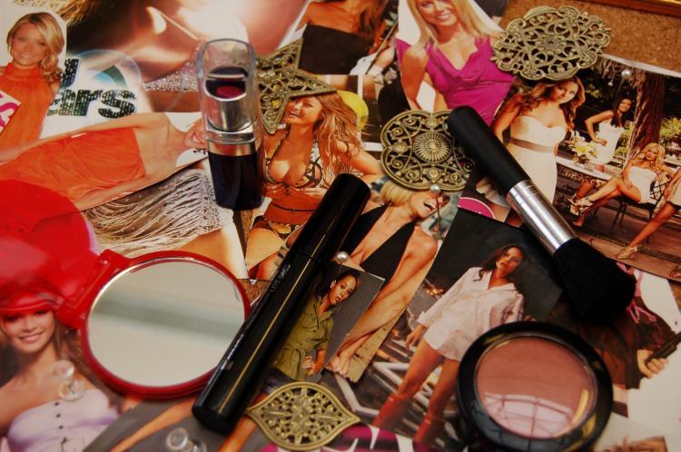 <a><img src="https://www.theepochtimes.com/assets/uploads/2015/09/1_4060xtinearticle.jpg" alt="SIFTING THROUGH THE CHOICES: As educated consumers we can feel good about our purchases. (The Epoch Times)" title="SIFTING THROUGH THE CHOICES: As educated consumers we can feel good about our purchases. (The Epoch Times)" width="320" class="size-medium wp-image-1824832"/></a>