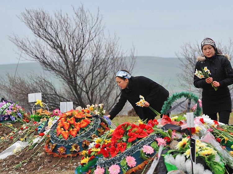 <a><img src="https://www.theepochtimes.com/assets/uploads/2015/09/1kryz98524120.jpg" alt="MEMORIAL: Kyrgyz women lay flowers as they pray in the Ata-Beyit memorial complex outside Bishkek on April 18 to pay homage to the victims of April 7 clashes, when 84 people were shot dead. Supporters of ousted Kyrgyzstan President Kurmanbek Bakiyev seized regional television and administration headquarters in the south Saturday as the new authorities struggled to impose their authority. (Vyacheslav Oseledko/AFP/Getty Images)" title="MEMORIAL: Kyrgyz women lay flowers as they pray in the Ata-Beyit memorial complex outside Bishkek on April 18 to pay homage to the victims of April 7 clashes, when 84 people were shot dead. Supporters of ousted Kyrgyzstan President Kurmanbek Bakiyev seized regional television and administration headquarters in the south Saturday as the new authorities struggled to impose their authority. (Vyacheslav Oseledko/AFP/Getty Images)" width="320" class="size-medium wp-image-1820885"/></a>