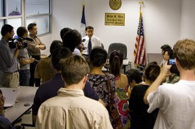 <a><img src="https://www.theepochtimes.com/assets/uploads/2015/09/2008-7-1-john_liu_media.jpg" alt="NYC Councilmember John Liu in his Flushing office talks to media before opening his office to constituents who wanted to appeal. He turned away a number of Falun Gong practitioners who had been trying to see him for weeks, yet ushered in several people who had been arrested in connection with violence against Falun Gong. (Edward Dai/Epoch Times)" title="NYC Councilmember John Liu in his Flushing office talks to media before opening his office to constituents who wanted to appeal. He turned away a number of Falun Gong practitioners who had been trying to see him for weeks, yet ushered in several people who had been arrested in connection with violence against Falun Gong. (Edward Dai/Epoch Times)" width="320" class="size-medium wp-image-1825498"/></a>
