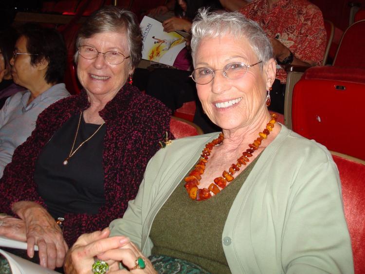 <a><img src="https://www.theepochtimes.com/assets/uploads/2015/09/20090331_Honolulu3_Abraham_PatBaron_eet.JPG" alt="Penny(L) and Pat Baron at the Blaisdell Concert Hall (Abraham K. Thompson/The Epoch Times)" title="Penny(L) and Pat Baron at the Blaisdell Concert Hall (Abraham K. Thompson/The Epoch Times)" width="320" class="size-medium wp-image-1829143"/></a>