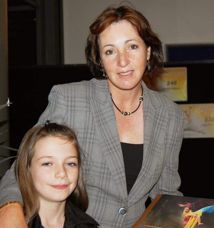 <a><img src="https://www.theepochtimes.com/assets/uploads/2015/09/20090331_canberra4_shar_fionahornanddaughter.JPG" alt="Mrs. Horn and her young daughter reflecting on Shen Yun at the final performance in Canberra, Sunday, March 31, 2009. (Shar Adams/The Epoch Times)" title="Mrs. Horn and her young daughter reflecting on Shen Yun at the final performance in Canberra, Sunday, March 31, 2009. (Shar Adams/The Epoch Times)" width="320" class="size-medium wp-image-1829178"/></a>