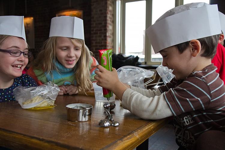 <a><img class="size-large wp-image-1789017" title="Kids Cooking Class" src="https://www.theepochtimes.com/assets/uploads/2015/09/20120410Kids+Cooking+Class_ChasteenIMG_7137.jpg" alt="" width="590" height="393"/></a>