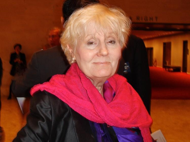 <a><img class="size-large wp-image-1788889" title="20120418_NYC_HannahCai_Julie+Kleszczewski_vp+of+american+legion+auxiliary+ny+state_edited" src="https://www.theepochtimes.com/assets/uploads/2015/09/20120418_NYC_HannahCai_Julie+Kleszczewski_vp+of+american+legion+auxiliary+ny+state_edited.jpg" alt="Julie Kleszczewski attends Shen Yun" width="319" height="239"/></a>