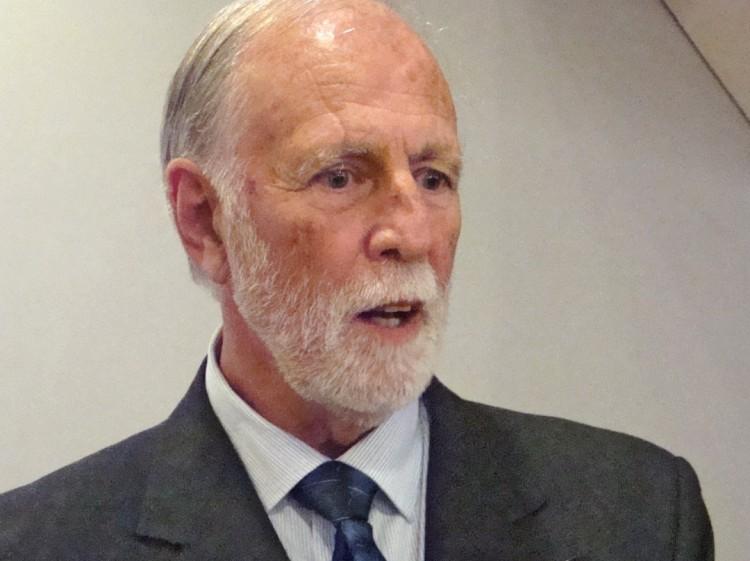 <a><img class="size-medium wp-image-1788774" title="20120420-Akl-RobertFisk-GaryDaverne-ET-EN-Conductor" src="https://www.theepochtimes.com/assets/uploads/2015/09/20120420-Akl-RobertFisk-GaryDaverne-ET-EN-Conductor.jpg" alt="Gary Daverne, former director and musical conductor attends Shen Yun" width="280" height="210"/></a>