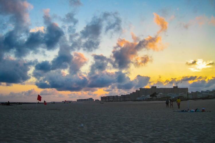 <a><img class="size-full wp-image-1782353" title="Rockaway Beach in Queens, New York, at dusk on Aug. 19. (Amelia Pang/The Epoch Times) " src="https://www.theepochtimes.com/assets/uploads/2015/09/20120826Rockaway.jpg" alt="" width="750" height="500"/></a>