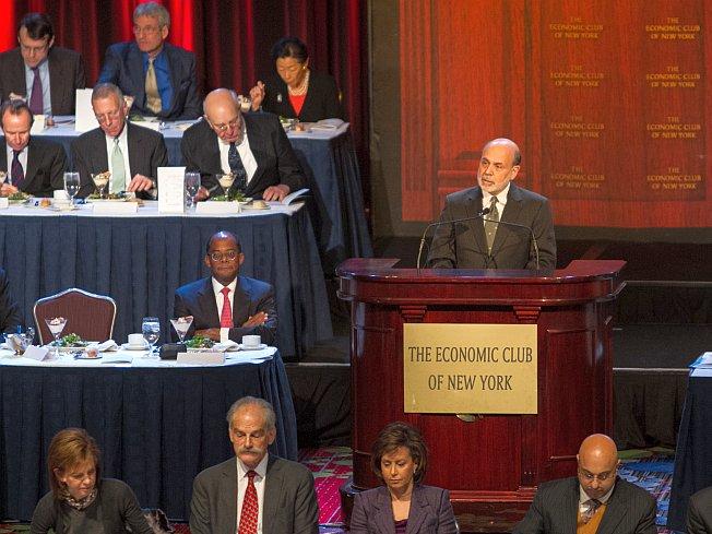 <a><img class="size-large wp-image-1774221" title="Federal Reserve Chairman Ben Bernanke speaks about the U.S. economy, appealing to Congress to avert the so-called "fiscal cliff," at the Economic Club of New York in New York City, Nov. 20. (Benjamin Chasteen/The Epoch Times) " src="https://www.theepochtimes.com/assets/uploads/2015/09/20121120Ben+Bernanke_BenC_7098.jpg" alt="Federal Reserve Chairman Ben Bernanke speaks about the U.S. economy, appealing to Congress to avert the so-called "fiscal cliff," at the Economic Club of New York in New York City, Nov. 20. (Benjamin Chasteen/The Epoch Times) " width="590" height="442"/></a>