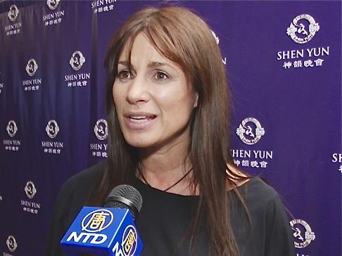 <a><img class="wp-image-1773504" title="20121213-BA-Andres+Auzunbud-Andrea+Cambpell-EsET-EN-Actress-model-TVhost" src="https://www.theepochtimes.com/assets/uploads/2015/09/20121213-BA-Andres+Auzunbud-Andrea+Cambpell-EsET-EN-Actress-model-TVhost.jpg" width="389" height="291"/></a>