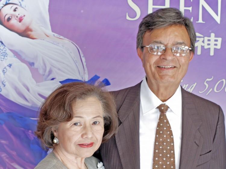 <a><img class="size-large wp-image-1771797" title="2013120_CostaMesa_Afternoon_ChangYiYuan_DeannaKhan_AzizKhan_DoctorPediatrician_NTD_ENG222" src="https://www.theepochtimes.com/assets/uploads/2015/09/2013120_CostaMesa_Afternoon_ChangYiYuan_DeannaKhan_AzizKhan_DoctorPediatrician_NTD_ENG222.jpg" alt="" width="590" height="442"/></a>