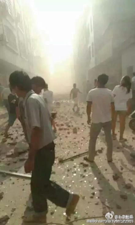 Scenes in Liucheng County after a series of explosions tore through the city in the southern Chinese province of Guangxi on Sept. 30, 2015. (Screen shot via Weibo.com)