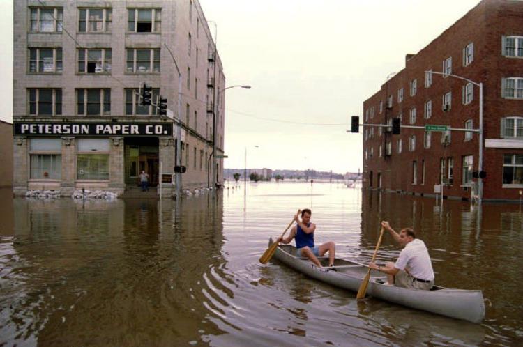 <a><img src="https://www.theepochtimes.com/assets/uploads/2015/09/51603716.jpg" alt="A scene from the Iowa flooding of July 1993 that previously held the record for Iowa's largest flood. A massive flooding due to heavy rain Wednesday morning in Ames, central Iowa, has broken the 1993 record.  (Chris Wilkins/Getty Images )" title="A scene from the Iowa flooding of July 1993 that previously held the record for Iowa's largest flood. A massive flooding due to heavy rain Wednesday morning in Ames, central Iowa, has broken the 1993 record.  (Chris Wilkins/Getty Images )" width="320" class="size-medium wp-image-1816257"/></a>