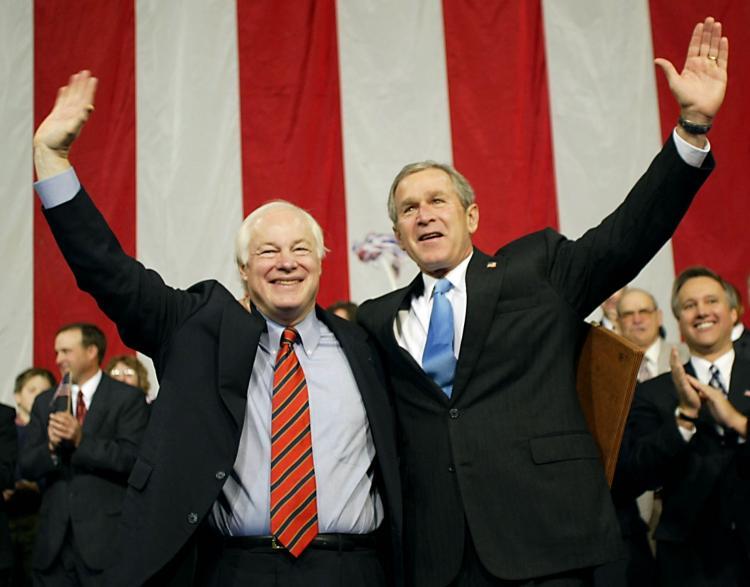 <a><img src="https://www.theepochtimes.com/assets/uploads/2015/09/51670295leach.jpg" alt="President George W. Bush with former Congressman Jim Leach at a Republican rally in 2002.  (Tim Sloan/AFP/Getty Images)" title="President George W. Bush with former Congressman Jim Leach at a Republican rally in 2002.  (Tim Sloan/AFP/Getty Images)" width="320" class="size-medium wp-image-1834320"/></a>