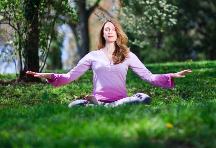 Recent research finds a correlation between years of meditation and brain cortex folding. (Jeff Nenarella/The Epoch Times)
