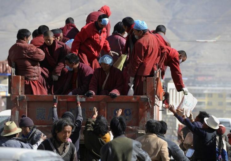 <a><img src="https://www.theepochtimes.com/assets/uploads/2015/09/610x.jpg" alt="Tibetan Buddhist monks distribute relief goods from a truck amid the earthquake devastation in Jiegu, Yushu county, in China's northwestern Qinghai Province on April 19. (Getty Images)" title="Tibetan Buddhist monks distribute relief goods from a truck amid the earthquake devastation in Jiegu, Yushu county, in China's northwestern Qinghai Province on April 19. (Getty Images)" width="320" class="size-medium wp-image-1820510"/></a>