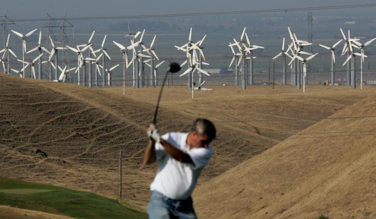 <a><img src="https://www.theepochtimes.com/assets/uploads/2015/09/74171404Ponzi.jpg" alt="A golfer tees off at the Mountain House golf course near the Altamont Pass wind farm in Mountain House, California. It is alleged that the project is part of a 'ponzi' scheme that has seen 3 men arrested. (Justin Sullivan/Getty Images)" title="A golfer tees off at the Mountain House golf course near the Altamont Pass wind farm in Mountain House, California. It is alleged that the project is part of a 'ponzi' scheme that has seen 3 men arrested. (Justin Sullivan/Getty Images)" width="320" class="size-medium wp-image-1828167"/></a>
