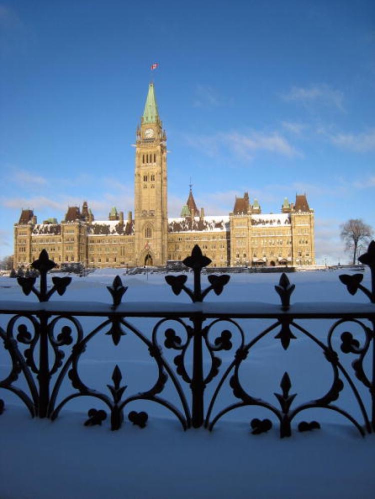 <a><img src="https://www.theepochtimes.com/assets/uploads/2015/09/78535609.jpg" alt="Parliament Hill is blanketed in snow 18 Dec. 2007 in Ottawa.  (Michel Comte/AFP/Getty Images)" title="Parliament Hill is blanketed in snow 18 Dec. 2007 in Ottawa.  (Michel Comte/AFP/Getty Images)" width="320" class="size-medium wp-image-1814004"/></a>