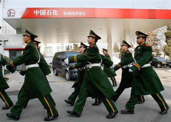 <a><img class="size-large wp-image-1786227" title="Chinese paramilitary policemen patrol pa" src="https://www.theepochtimes.com/assets/uploads/2015/09/78562952.jpg" alt="" width="590" height="419"/></a>