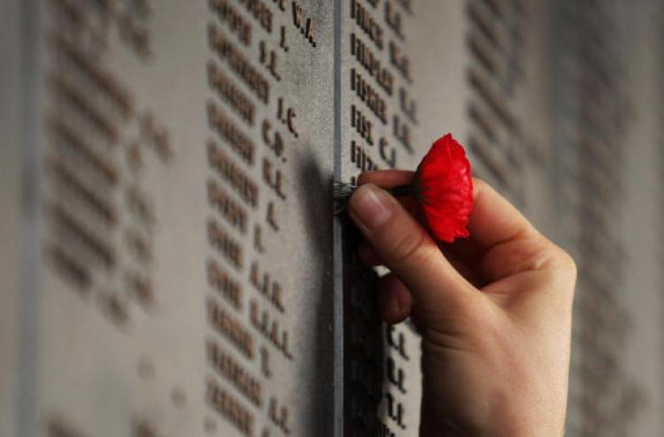<a><img src="https://www.theepochtimes.com/assets/uploads/2015/09/80852829.jpg" alt="A woman places a poppy on the Roll of Honour for World War I after an ANZAC Day Dawn Service at the Australian War Memorial in Canberra. Around some 60,000 Australians were killed during World War I and just over 27,000 would die in the war that followed. (Mark Nolan/Getty Images)" title="A woman places a poppy on the Roll of Honour for World War I after an ANZAC Day Dawn Service at the Australian War Memorial in Canberra. Around some 60,000 Australians were killed during World War I and just over 27,000 would die in the war that followed. (Mark Nolan/Getty Images)" width="320" class="size-medium wp-image-1804991"/></a>