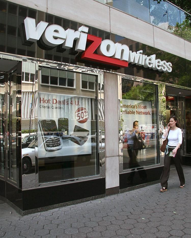 <a><img src="https://www.theepochtimes.com/assets/uploads/2015/09/81462342.jpg" alt="JOINT VENTURE: This 2008 file photo shows a woman passing by a Verizon Wireless store in Washington, D.C. Verizon Wireless is a joint venture between U.S. telecommunications giant Verizon Communications and Britain's Vodafone. (Karen Bleier/AFP/Getty Images)" title="JOINT VENTURE: This 2008 file photo shows a woman passing by a Verizon Wireless store in Washington, D.C. Verizon Wireless is a joint venture between U.S. telecommunications giant Verizon Communications and Britain's Vodafone. (Karen Bleier/AFP/Getty Images)" width="320" class="size-medium wp-image-1799780"/></a>