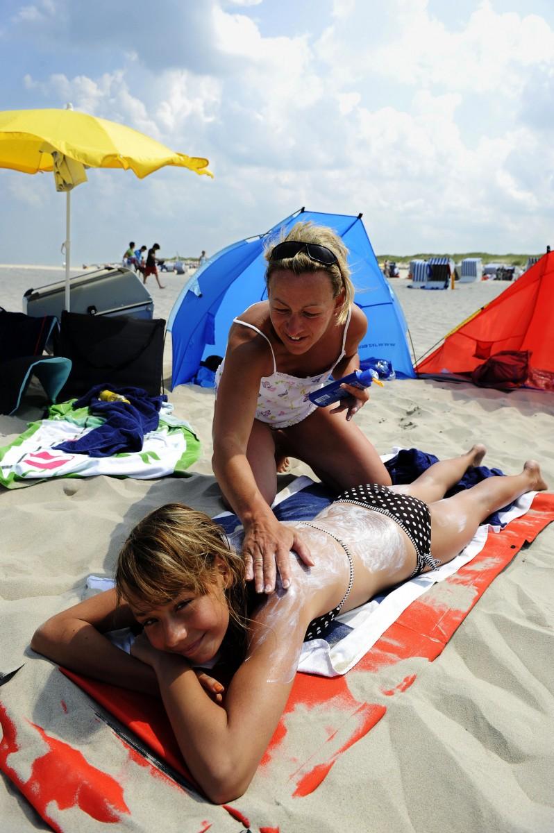 Sun Awareness Week urges sunbathers to take UV protection more seriously. (David Heckerd/AFP/Getty Images)