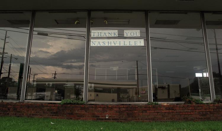 <a><img src="https://www.theepochtimes.com/assets/uploads/2015/09/88991579.jpg" alt="The empty showroom of a closed car dealership is seen July 12, 2009 in Nashville, Tennessee. (Spencer Platt/Getty Images)" title="The empty showroom of a closed car dealership is seen July 12, 2009 in Nashville, Tennessee. (Spencer Platt/Getty Images)" width="320" class="size-medium wp-image-1822386"/></a>