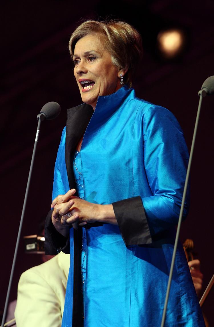 <a><img src="https://www.theepochtimes.com/assets/uploads/2015/09/90865519.jpg" alt="Dame Kiri Te Kanawa sings during the Tower Festival at the Tower of London on Sept. 16, 2009 in London. The opera singer has recently received recognition from Creative New Zealand's Maori Arts Board. (Chris Jackson/Getty Images)" title="Dame Kiri Te Kanawa sings during the Tower Festival at the Tower of London on Sept. 16, 2009 in London. The opera singer has recently received recognition from Creative New Zealand's Maori Arts Board. (Chris Jackson/Getty Images)" width="320" class="size-medium wp-image-1815419"/></a>
