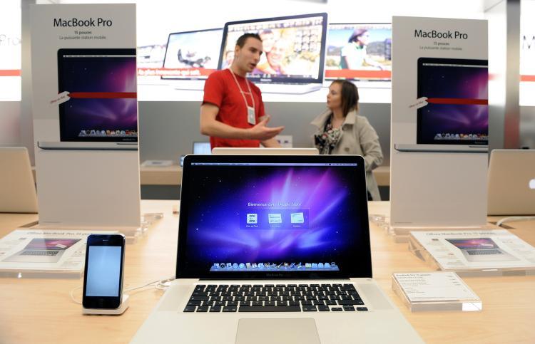 <a><img src="https://www.theepochtimes.com/assets/uploads/2015/09/92783990.jpg" alt="MacBook Pro: A MacBook Pro is displayed in France's first Apple store inside the Louvre Museum shopping center in Paris in November 2009. Apple Inc. is is rumored to launch its newest generation of MacBook Pro in March 2011. (Bertrand Guay/AFP/Getty Images)" title="MacBook Pro: A MacBook Pro is displayed in France's first Apple store inside the Louvre Museum shopping center in Paris in November 2009. Apple Inc. is is rumored to launch its newest generation of MacBook Pro in March 2011. (Bertrand Guay/AFP/Getty Images)" width="320" class="size-medium wp-image-1808228"/></a>