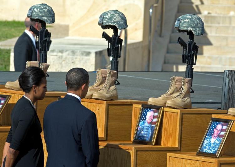 <a><img src="https://www.theepochtimes.com/assets/uploads/2015/09/92961316hood.jpg" alt="President Barack Obama and his wife Michelle view the Fallen Soldier Memorial at Fort Hood on November 10, 2009 during a ceremony honoring the 13 people killed in a shooting rampage at the army base on November 5. (Paul J. Richards/AFP/Getty Images)" title="President Barack Obama and his wife Michelle view the Fallen Soldier Memorial at Fort Hood on November 10, 2009 during a ceremony honoring the 13 people killed in a shooting rampage at the army base on November 5. (Paul J. Richards/AFP/Getty Images)" width="320" class="size-medium wp-image-1825302"/></a>