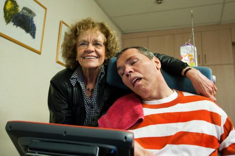 <a><img src="https://www.theepochtimes.com/assets/uploads/2015/09/93498483ukAbelgium.jpg" alt="Belgian man Rom Houben and his mother Josephine Nicolaas Houben are pictured at the hospital in Heusden-Zolder, on Nov. 25, 2009. Rom Houben, who is thought to have been in a coma for 23 years, has told of his 'second birth' after doctors realized he was in fact conscious. Medical staff at a hospital in Liege, eastern Belgium, believed Rom Houben had been left in a vegetative state by a serious car accident in 1983, but he was simply paralyzed and unable to communicate. Doctors in the U.K. and Belgium are discovering that vegetative patients are conscious and able to communicate. (Julien Warnand/AFP/Getty Images)" title="Belgian man Rom Houben and his mother Josephine Nicolaas Houben are pictured at the hospital in Heusden-Zolder, on Nov. 25, 2009. Rom Houben, who is thought to have been in a coma for 23 years, has told of his 'second birth' after doctors realized he was in fact conscious. Medical staff at a hospital in Liege, eastern Belgium, believed Rom Houben had been left in a vegetative state by a serious car accident in 1983, but he was simply paralyzed and unable to communicate. Doctors in the U.K. and Belgium are discovering that vegetative patients are conscious and able to communicate. (Julien Warnand/AFP/Getty Images)" width="320" class="size-medium wp-image-1823408"/></a>