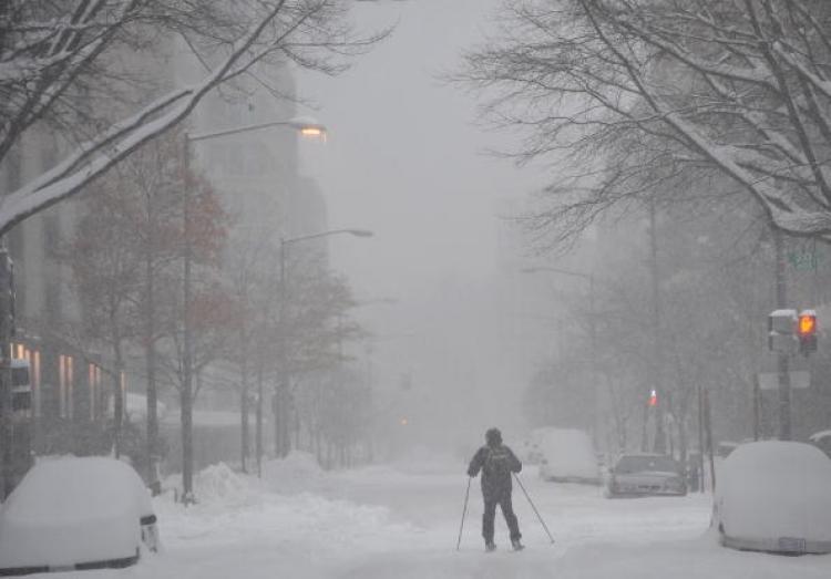 <a><img src="https://www.theepochtimes.com/assets/uploads/2015/09/94981657.jpg" alt="A skier makes his way down a snow-covered street December 19, 2009 in Washington, DC.  (Mandel Ngan/AFP/Getty Images)" title="A skier makes his way down a snow-covered street December 19, 2009 in Washington, DC.  (Mandel Ngan/AFP/Getty Images)" width="320" class="size-medium wp-image-1824580"/></a>