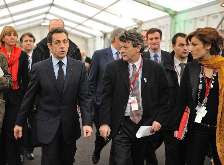 <a><img src="https://www.theepochtimes.com/assets/uploads/2015/09/95001978.jpg" alt="France's President Nicolas Sarkozy (2nd L) goes to a meeting with France's Environment Minister Jean-Louis Borloo (C), French Deputy Minister for Ecology Chantal Jouanno (R), and Valerie Letard, Junior Minister for Ecology (L) at the Bella center of C (Eric Feferberg/AFP/Getty Images)" title="France's President Nicolas Sarkozy (2nd L) goes to a meeting with France's Environment Minister Jean-Louis Borloo (C), French Deputy Minister for Ecology Chantal Jouanno (R), and Valerie Letard, Junior Minister for Ecology (L) at the Bella center of C (Eric Feferberg/AFP/Getty Images)" width="320" class="size-medium wp-image-1824145"/></a>
